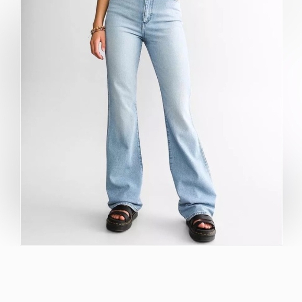 Wrangler Sky Blue High Rise Women's Jeans - Picture 3 of 12
